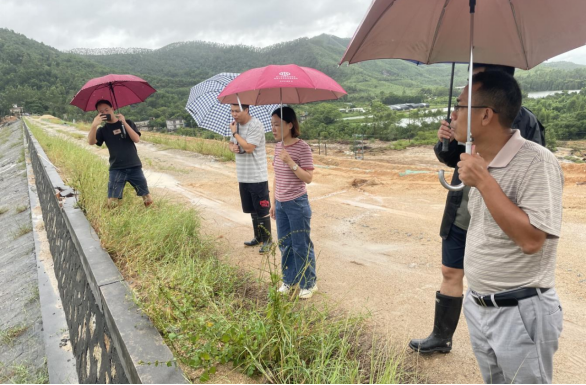 严守安全底线!市水利局深入基层开展台风“狮子山”防汛督导工作339.png