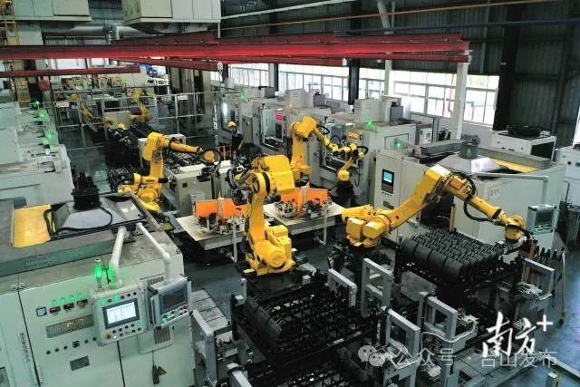 富华重工生产车间。 南方+ 杨兴乐 拍摄 图片