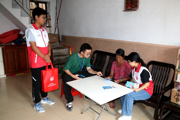 Ⅱ-5-2)(法律援助)主办单位:台城街道北坑村委会,活动时间:2023年8月,活动地点:北坑村民家中,活动主题:2023年台城街道北坑村法律援助文明实践志愿服务活动 (5).JPG