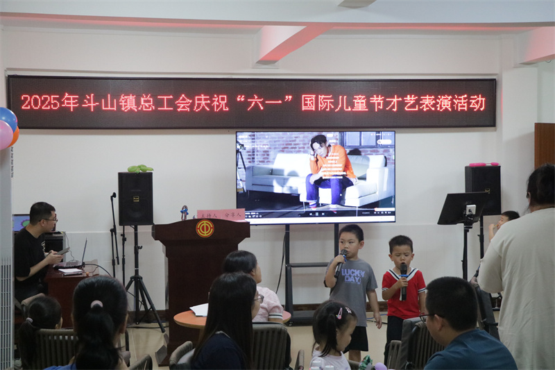 唱歌表演.jpg