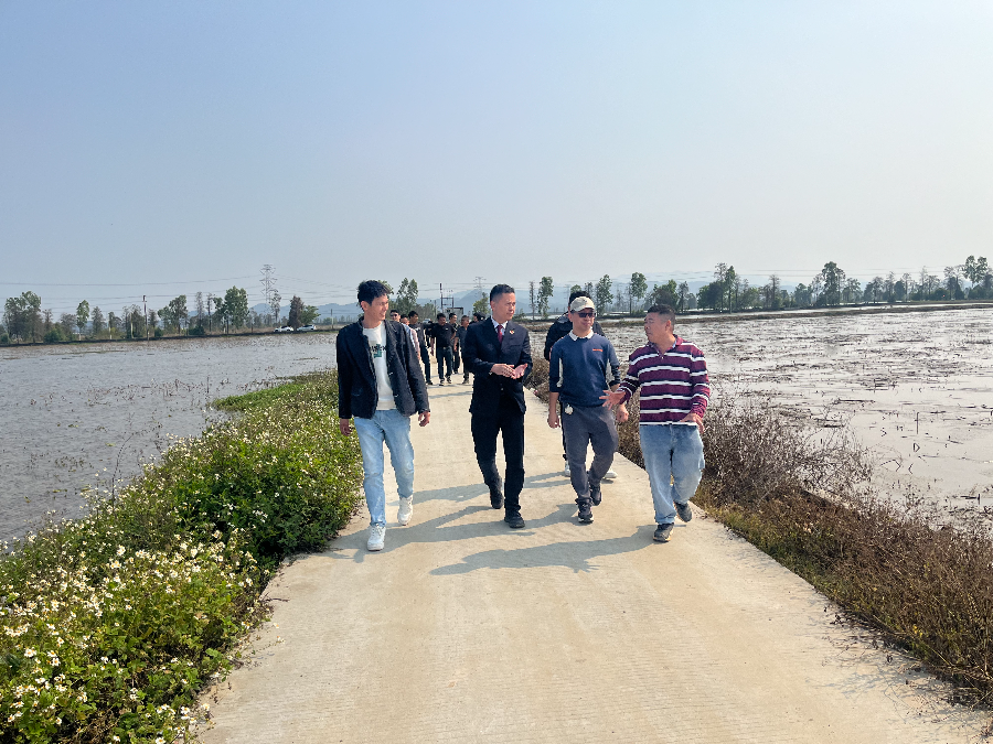 5 巡查鸟类栖息地.jpg